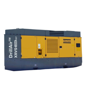 Black Portable Compressor XRVS1350 429 Kw and 975 L Diesel Tank Capacity The Ultimate Mobile Solution
