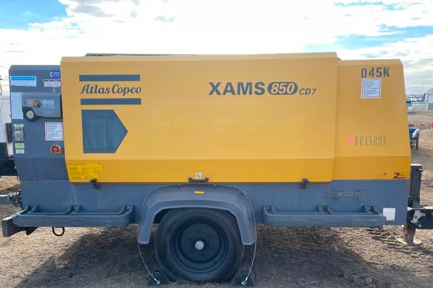 Yellow 195 Kw Portable Compressor XAMS850Cd with Portable Design
